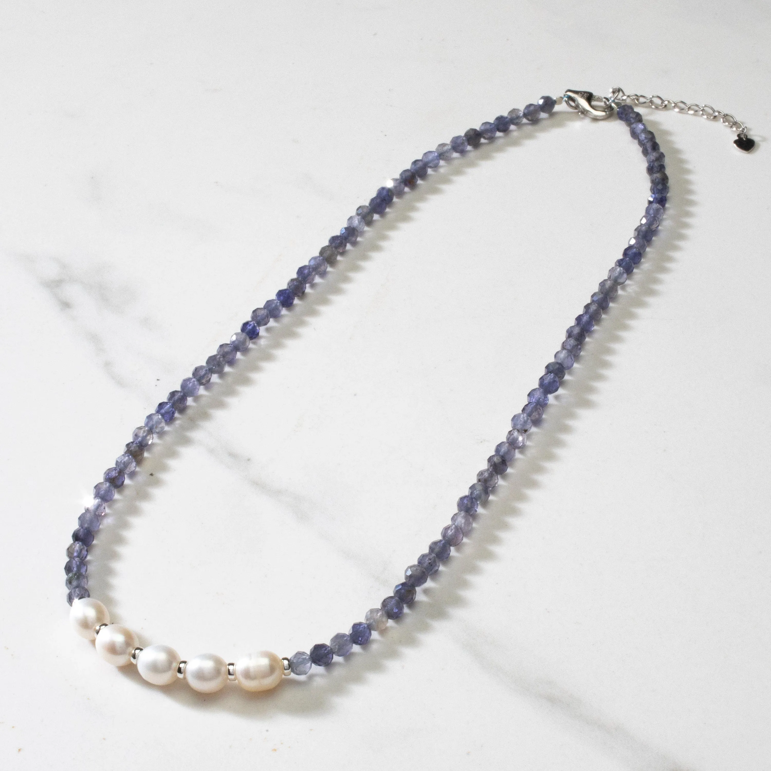 4mm Faceted Iolite Bead Necklace with 5 Pearls with 925 Silver Clasp