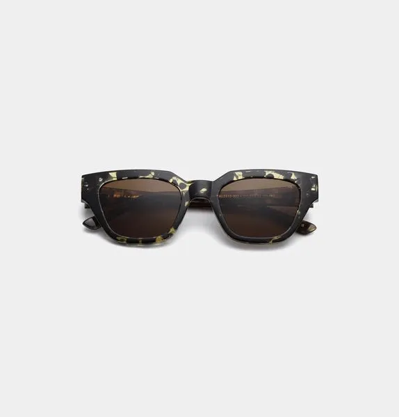 A. Kjrbede sunglasses Kaws Black / Yellow Tortoise