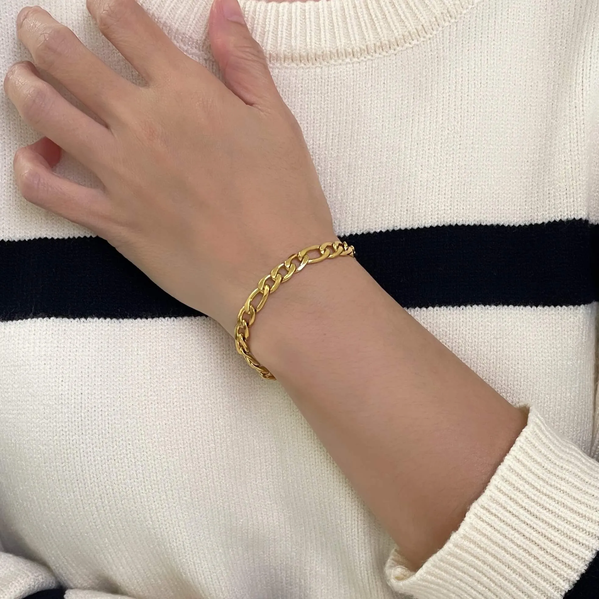 Figaro Chain Bracelet Gold