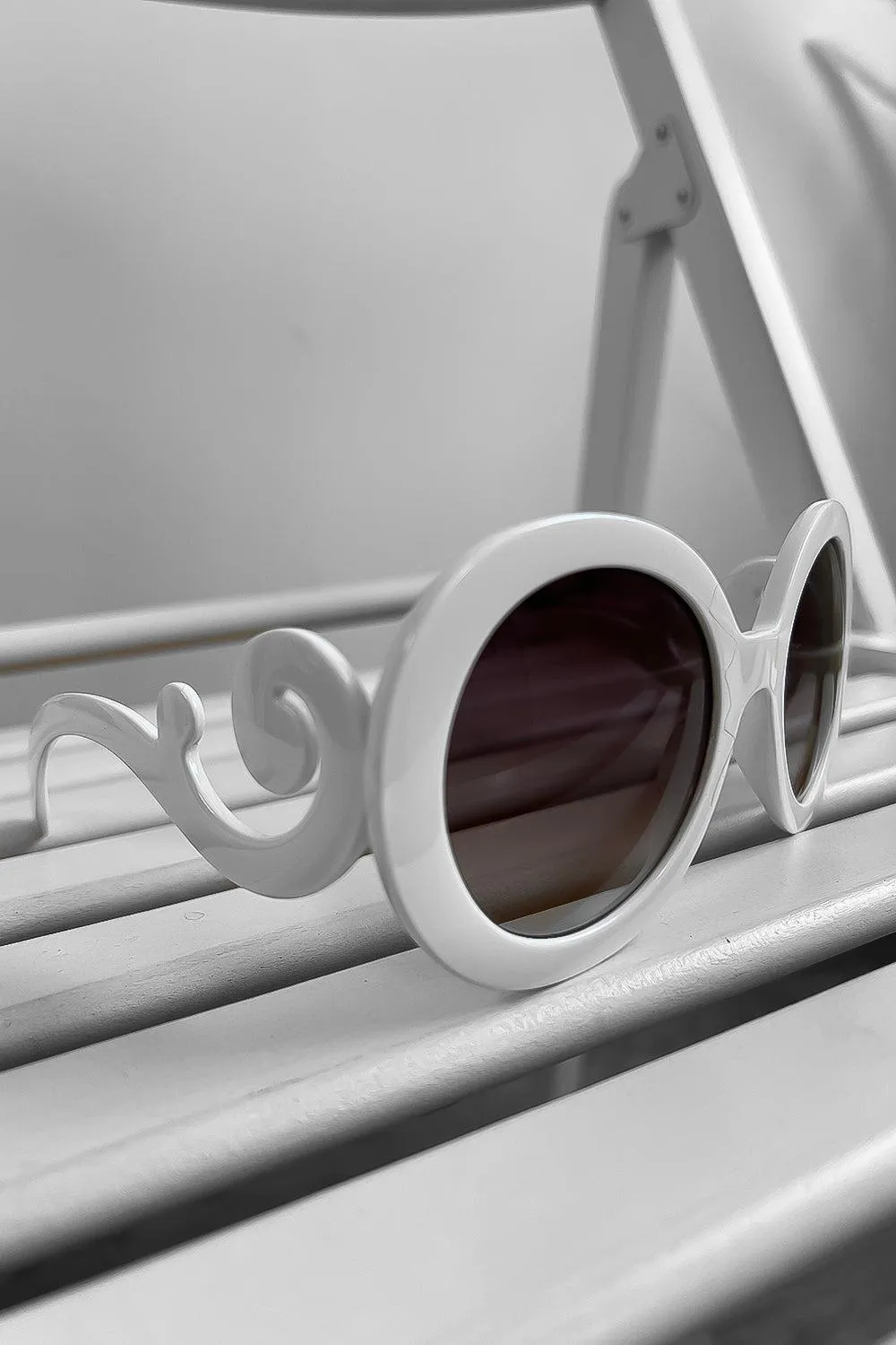 Filigree Round Frame Sunglasses