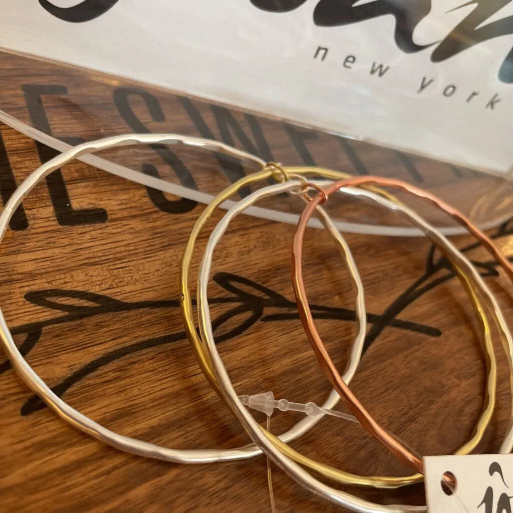 Josan Set of 4 Rose, Gold, 2 Silver Bangle Set