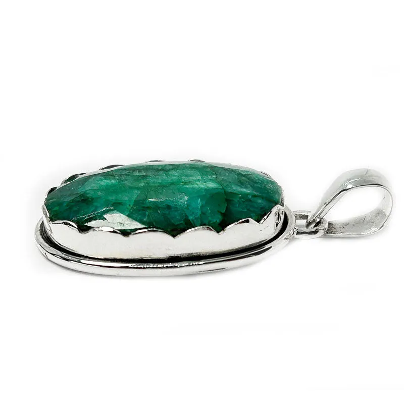 Nilaan Emerald Quartz Jagged Pendant